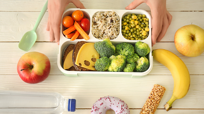 Что положить ребенку на перекус в школу?
